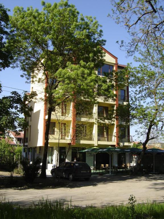 Central Park Family Hotel Kavarna Bagian luar foto